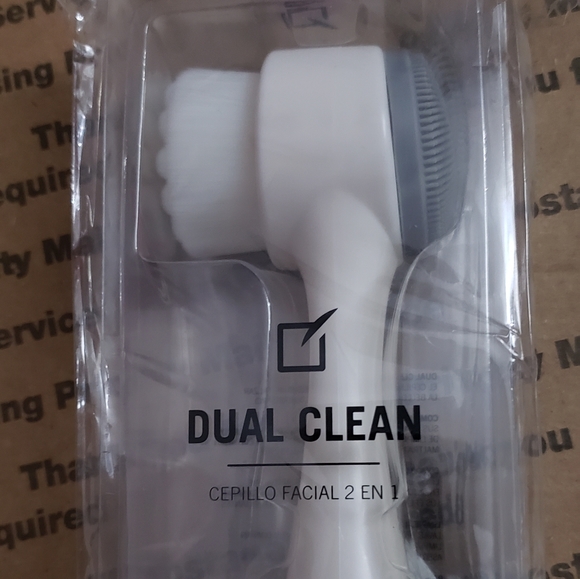Cleansing Brush two in one - Picture 1 of 4